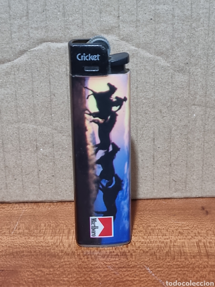 Coleccionismo: MECHERO CRICKET - TABACO MARLBORO - Foto 1