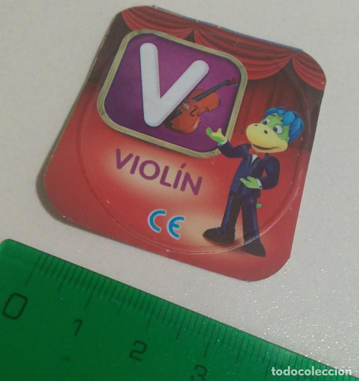 Coleccionismo: tapa danonino violin v coleccion letras danone tapita letra alfabeto