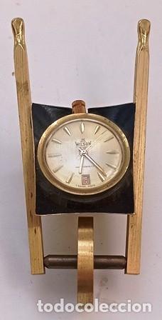 Coleccionismo: CARRETILLA CON RELOJ, MARCA WILSON EN DORADO. RELOJ-21