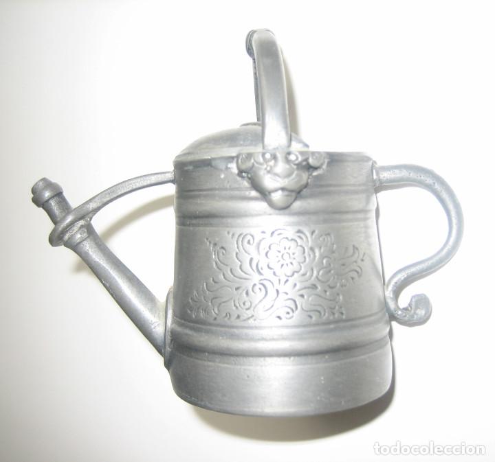 Colecionismo: REGADERA. MINIATURA DE METAL. HANDARBEIT. 95% ZINN. ALEMANIA.