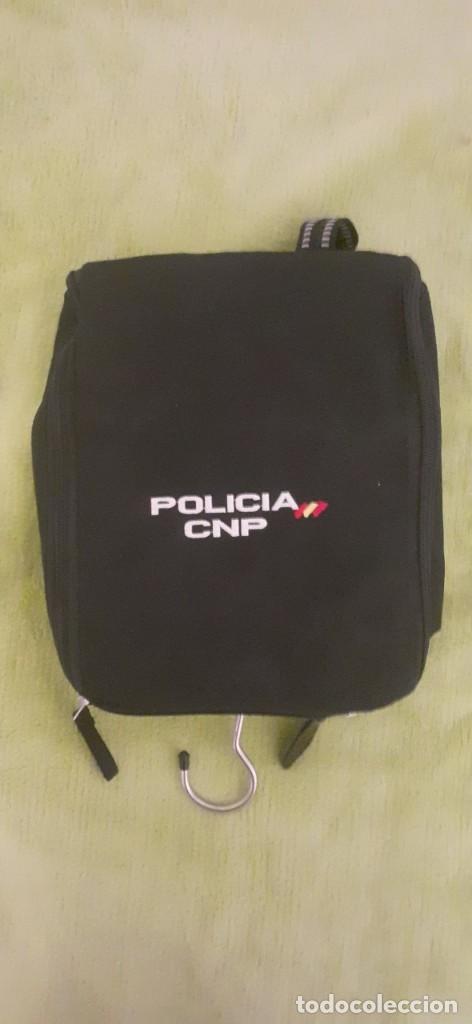 Collecting: Bolsa de Equipaje Neceser con percha Policia Nacional (CNP). NUEVA . 29 X 22 CM