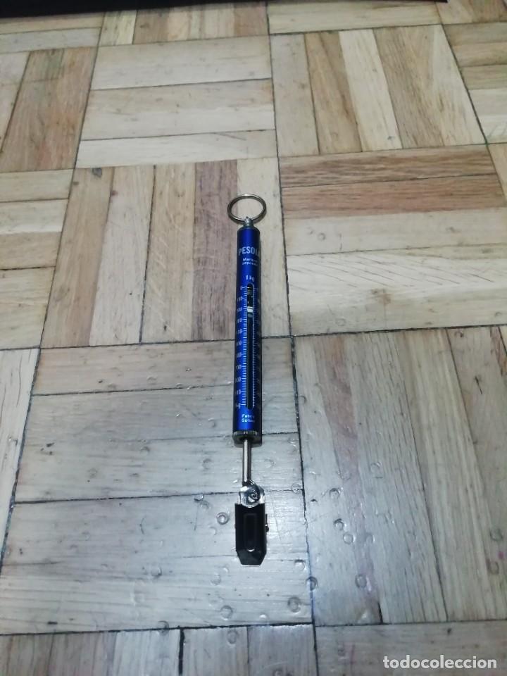 Colecionismo: Lote 281. Dinam&oacute;metro Pesola. El muelle est&aacute; algo dado de si, empieza en 200 gramos.
