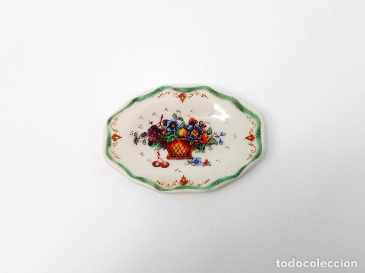 Coleccionismo: Fuente de cer&aacute;mica miniatura (n&ordm; 4)