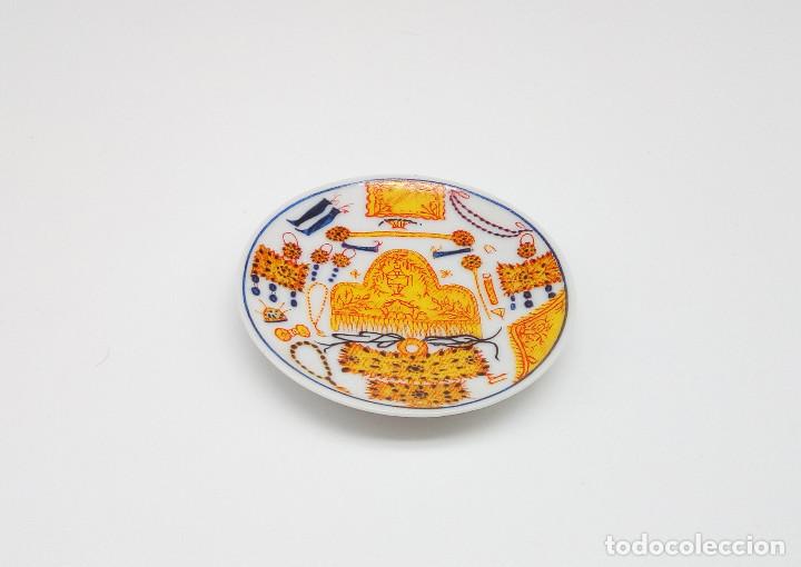 Coleccionismo: Plato de cer&aacute;mica miniatura (n&ordm; 9)