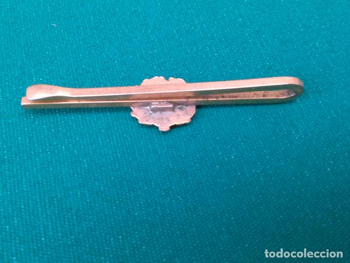 Coleccionismo: PISACORBATAS CON EL EMBLEMA DEL REAL MADRID - Foto 2