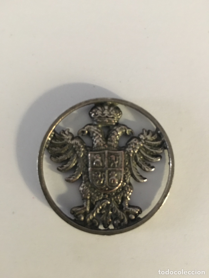 Coleccionismo: Escudo calado, 3 cm de diametro - Foto 1