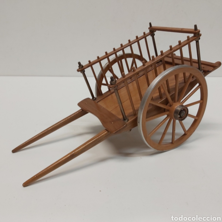 Coleccionismo: Carro madera casta&ntilde;o - Foto 2