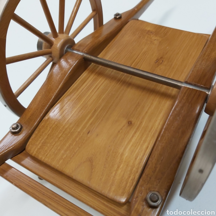Coleccionismo: Carro madera casta&ntilde;o - Foto 4