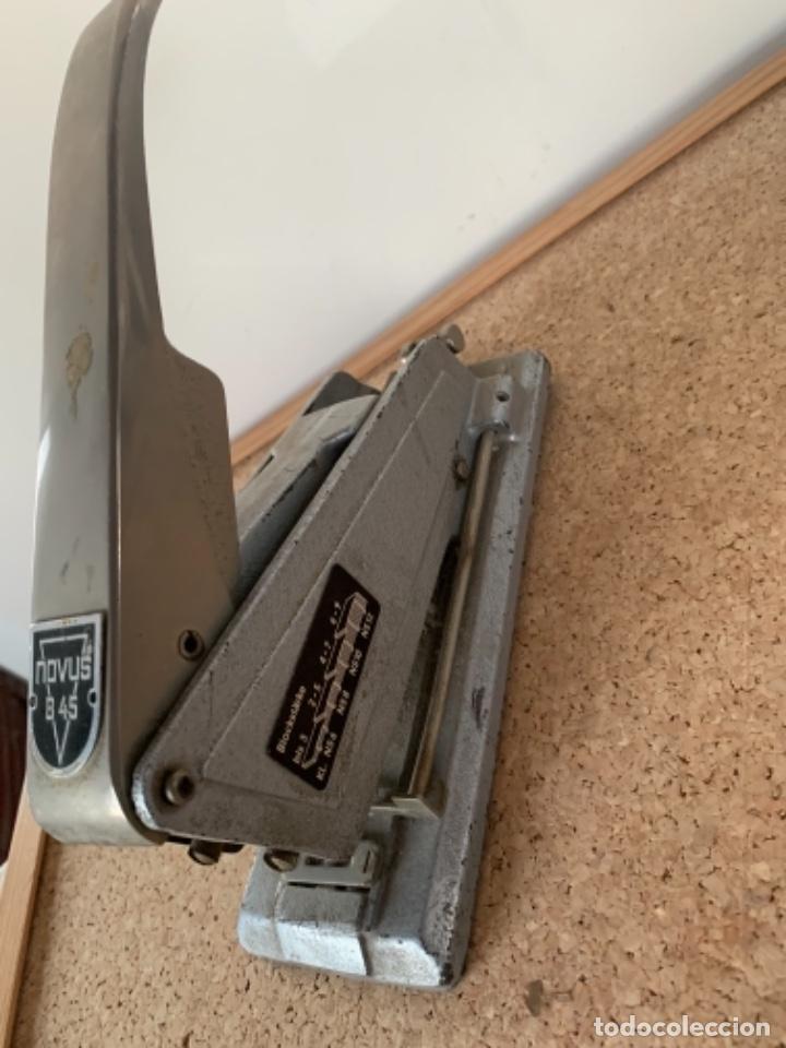 Coleccionismo: Grapadora antig&uuml;a, Marca NOVUS B45 - Foto 3