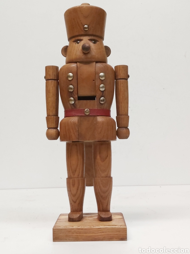 Coleccionismo: Cascanueces Soldado madera Casta&ntilde;o - Foto 2