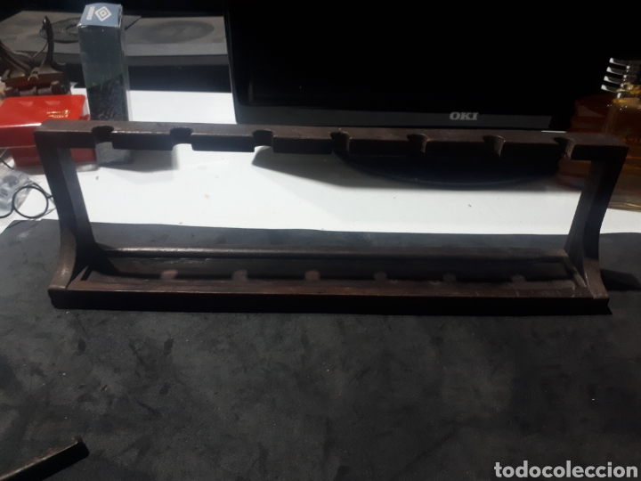 Coleccionismo: Antiguo expositor de madera para 7 pipas