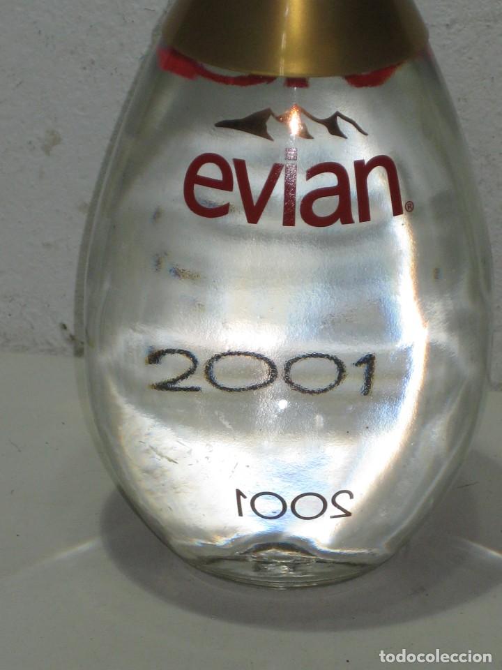 Coleccionismo: Botella Evian. Edicion 2001. llena. - Foto 2