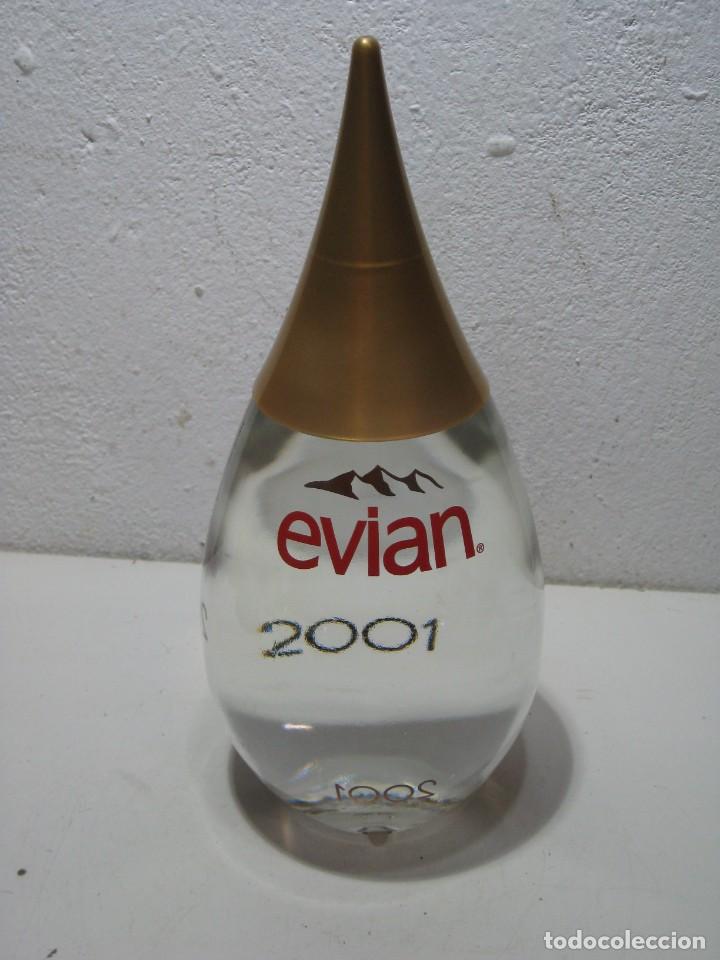 Coleccionismo: Botella Evian. Edicion 2001. llena. - Foto 4