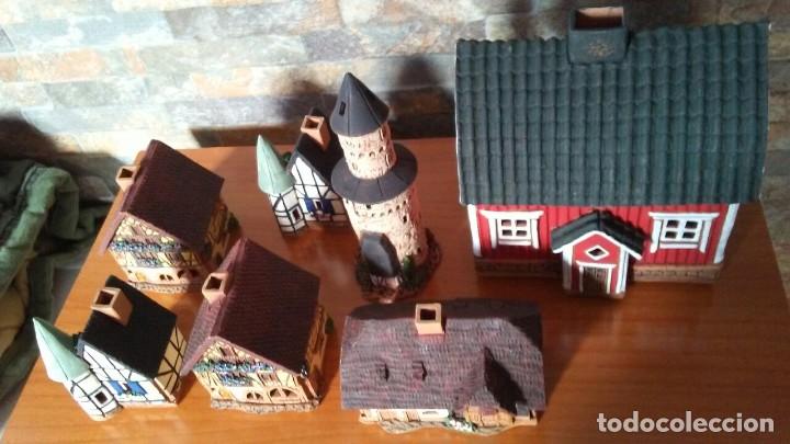Coleccionismo: 7 CASITAS DE ARCILLA ESMALTADAS MIDEN&Eacute; - Foto 2