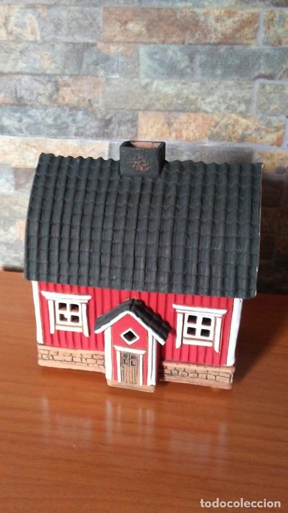 Coleccionismo: 7 CASITAS DE ARCILLA ESMALTADAS MIDEN&Eacute; - Foto 3