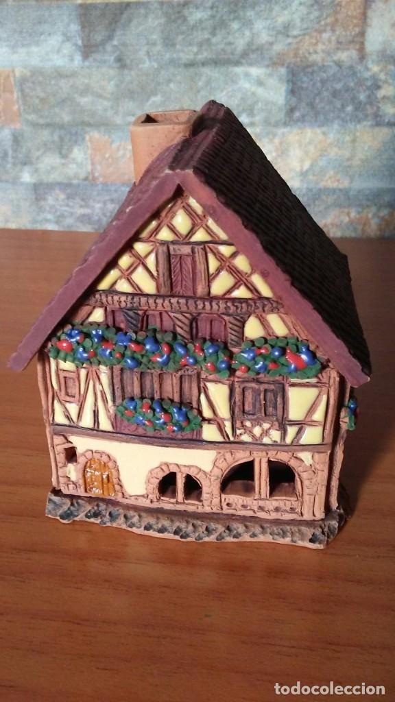 Coleccionismo: 7 CASITAS DE ARCILLA ESMALTADAS MIDEN&Eacute; - Foto 6