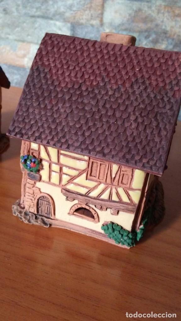 Coleccionismo: 7 CASITAS DE ARCILLA ESMALTADAS MIDEN&Eacute; - Foto 8