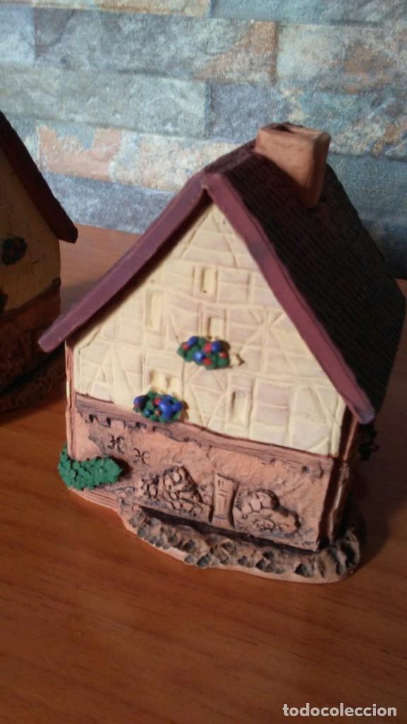 Coleccionismo: 7 CASITAS DE ARCILLA ESMALTADAS MIDEN&Eacute; - Foto 9