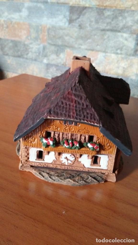Coleccionismo: 7 CASITAS DE ARCILLA ESMALTADAS MIDEN&Eacute; - Foto 22