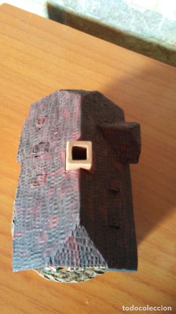 Coleccionismo: 7 CASITAS DE ARCILLA ESMALTADAS MIDEN&Eacute; - Foto 23