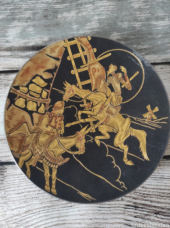 Coleccionismo: Plato Damasquinado con escena del Quijote