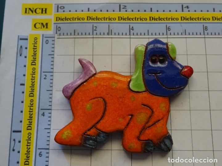 Coleccionismo: IM&Aacute;N DE NEVERA. SOUVENIR RECUERDO. PERRO PERRITO - Foto 1