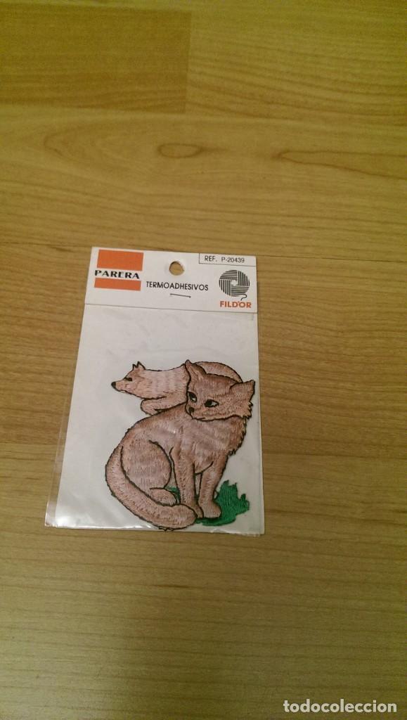 Colecionismo: APLICACI&Oacute;N DE TELA BORDADA &laquo;ZORROS&raquo;