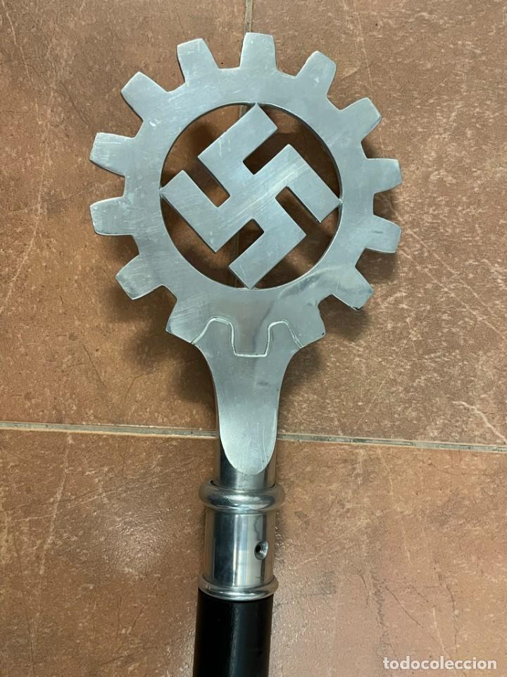 Coleccionismo: Asta con Punta de bandera de las DAF, Tercer Reich, Adolf Hitler, Fuhrer,nazi moharra rzm estandarte