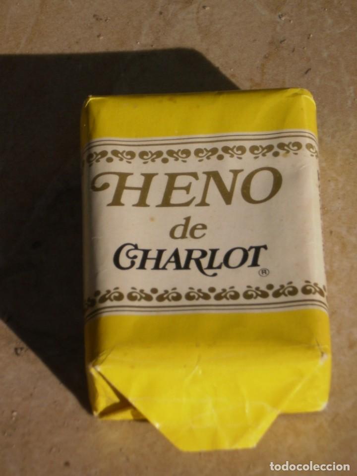 Coleccionismo: PASTILLA DE JAB&Oacute;N MUY RARA DE ENCONTRAR , * HENO DE CHARLOT * MADE IN SPAIN , 80 GRS , JABONERA LINA
