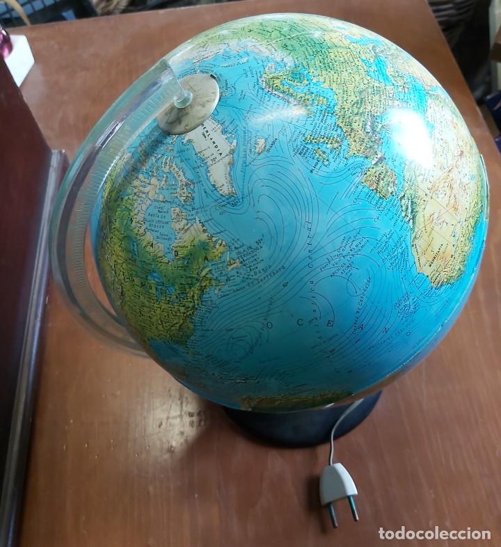 Coleccionismo: Globo terr&aacute;queo con luz - Foto 3