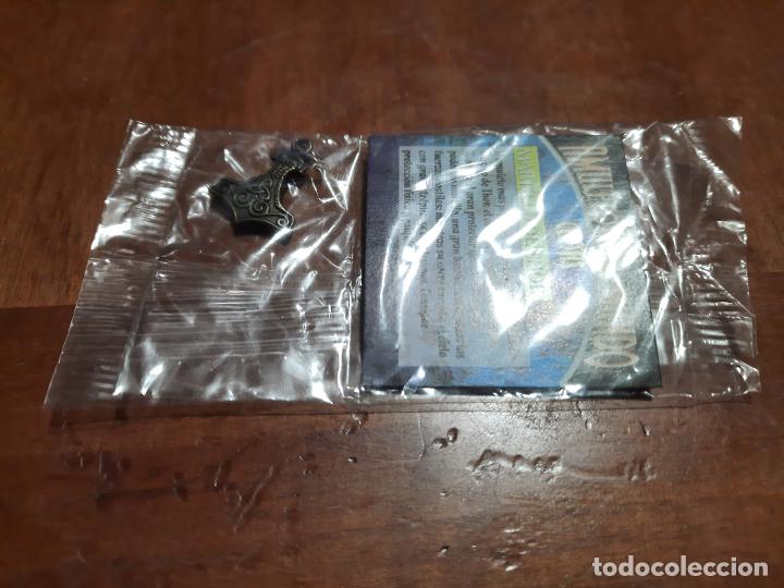 Colecionismo: MARTILLO DE THOR. AMULETOS DEL MUNDO. SIN ABRIR. PRECINTADO. PEQUE&Ntilde;O FORMATO. PARA HACER COLGANTE