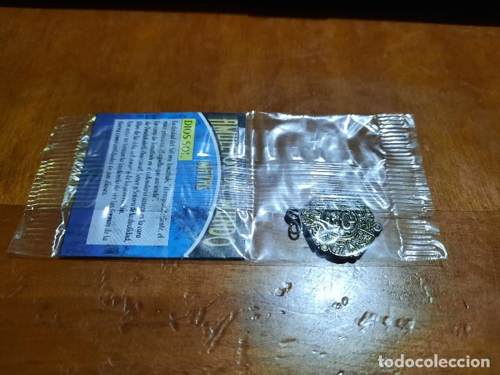 Collecting: DIOS SOL. MAYA. AMULETOS DEL MUNDO. SIN ABRIR. PRECINTADO. PEQUE&Ntilde;O FORMATO. PARA HACER COLGANTE
