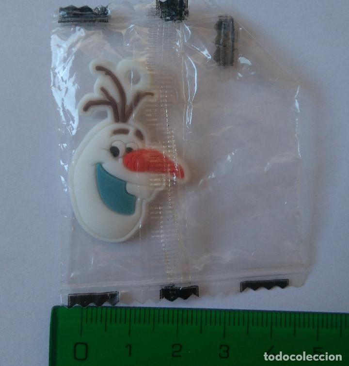 Coleccionismo: colgante frozen zaini de huevo sorpresa disney precintado olaf mu&ntilde;eco nieve