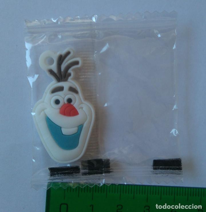 Coleccionismo: colgante frozen zaini de huevo sorpresa disney precintado olaf mu&ntilde;eco nieve
