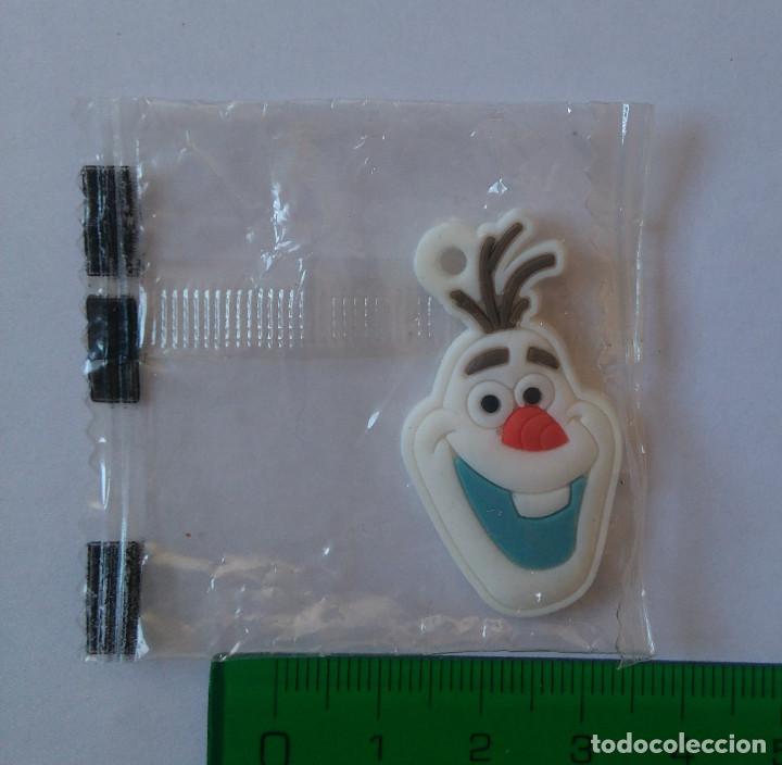 Coleccionismo: colgante frozen zaini de huevo sorpresa disney precintado olaf mu&ntilde;eco nieve
