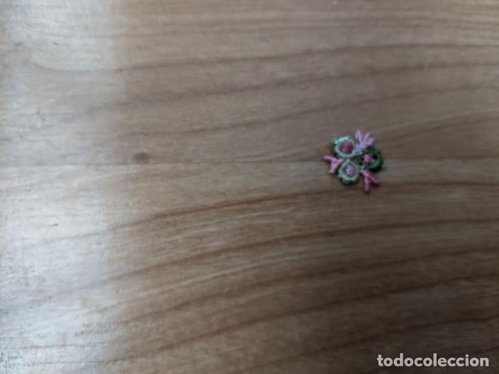 Coleccionismo: APLICACI&Oacute;N FLORECITA BORDADA
