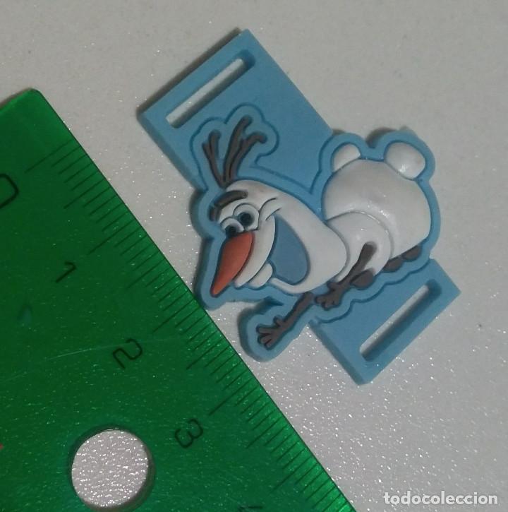 Coleccionismo: goma para pulsera frozen olaf mu&ntilde;eco nieve de huevo sorpresa disney