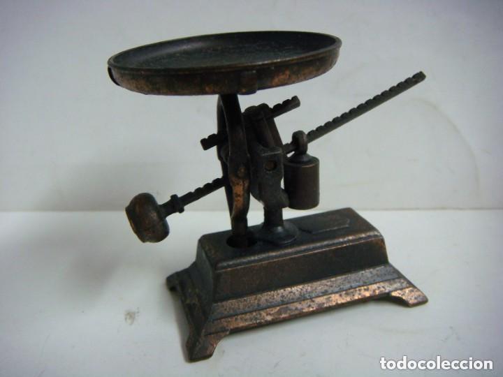 Coleccionismo: SACAPUNTAS DE FIGURA DE UNA BASCULA-CAJ-B-N&ordm;-120