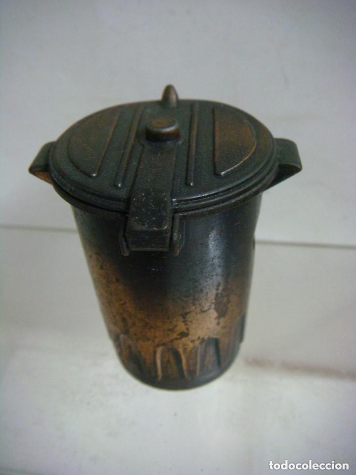 Coleccionismo: SACAPUNTAS FIGURA DE UN CUBO DE BASURA -CAJ-B-N&ordm;-120
