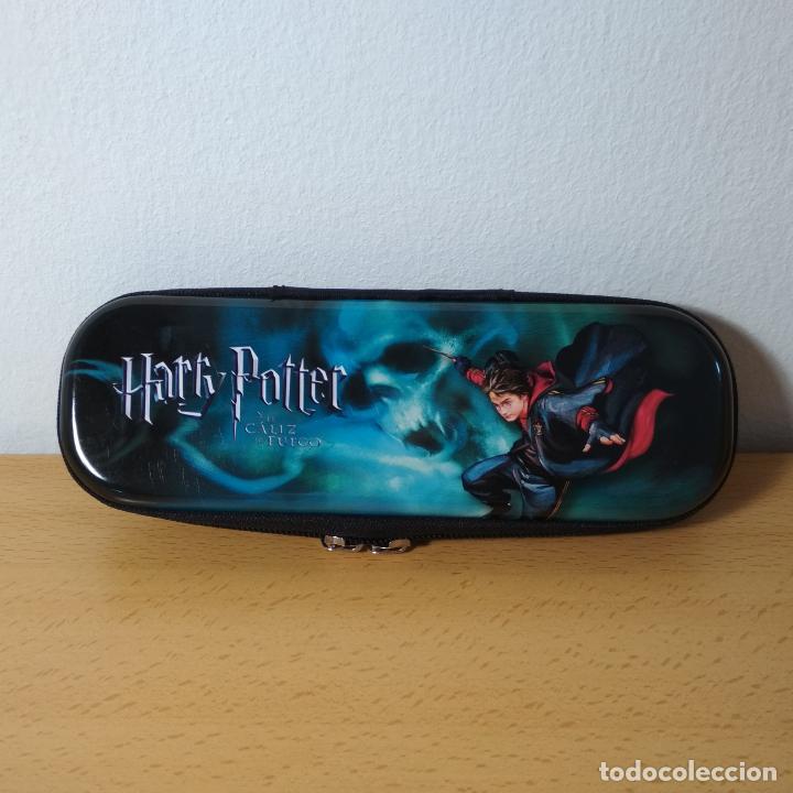 Coleccionismo: Estuche plumier escolar de metal con cremallera Harry Potter y el c&aacute;liz de fuego. Marca Enri.