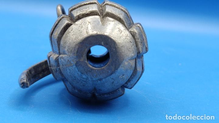 Coleccionismo: PORTAMECHERO CON FORMA DE GRANADA DE MANO PARA CLIPPER - Foto 7
