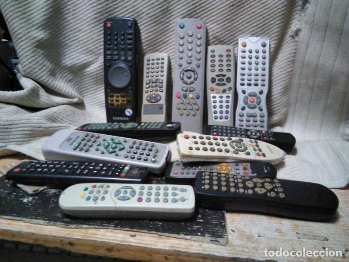 Coleccionismo: Lote de mandos varios aparatos - Foto 1