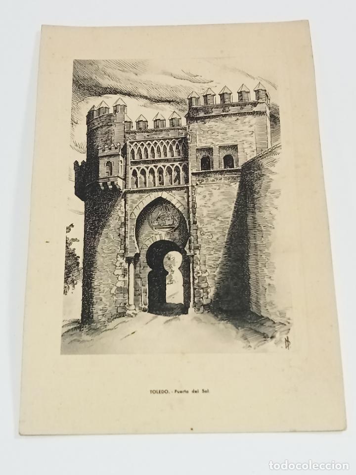 Coleccionismo: LAMINA. IMAGEN DE PUERTA DEL SOL DE TOLEDO. REVERSO 1953 FELICITACION NAVIDE&Ntilde;A. 12 X 17 CM