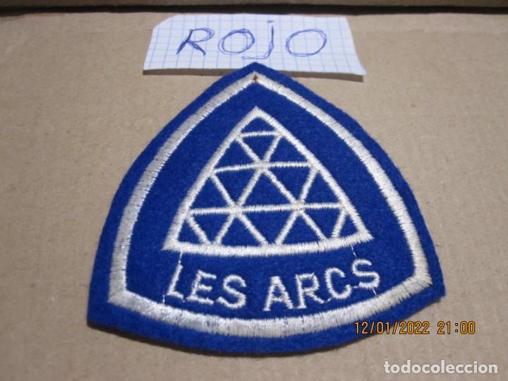 Coleccionismo: PARCHE DE TELA BORDADO DE LES ARCS