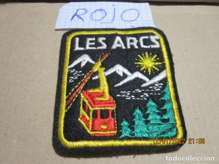 Coleccionismo: PARCHE DE TELA BORDADO DE LES ARCS