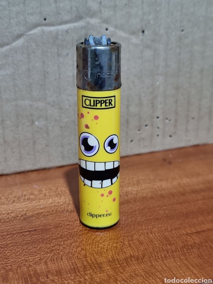 Coleccionismo: MECHERO CLIPPER EMOJI