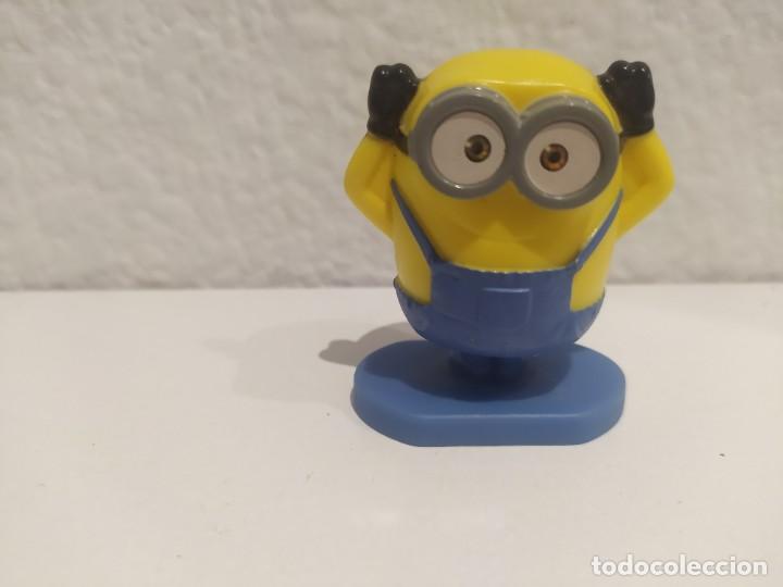 Coleccionismo: 1 PEQUE&Ntilde;O MU&Ntilde;ECO MOVIL DE LOS MINIONS