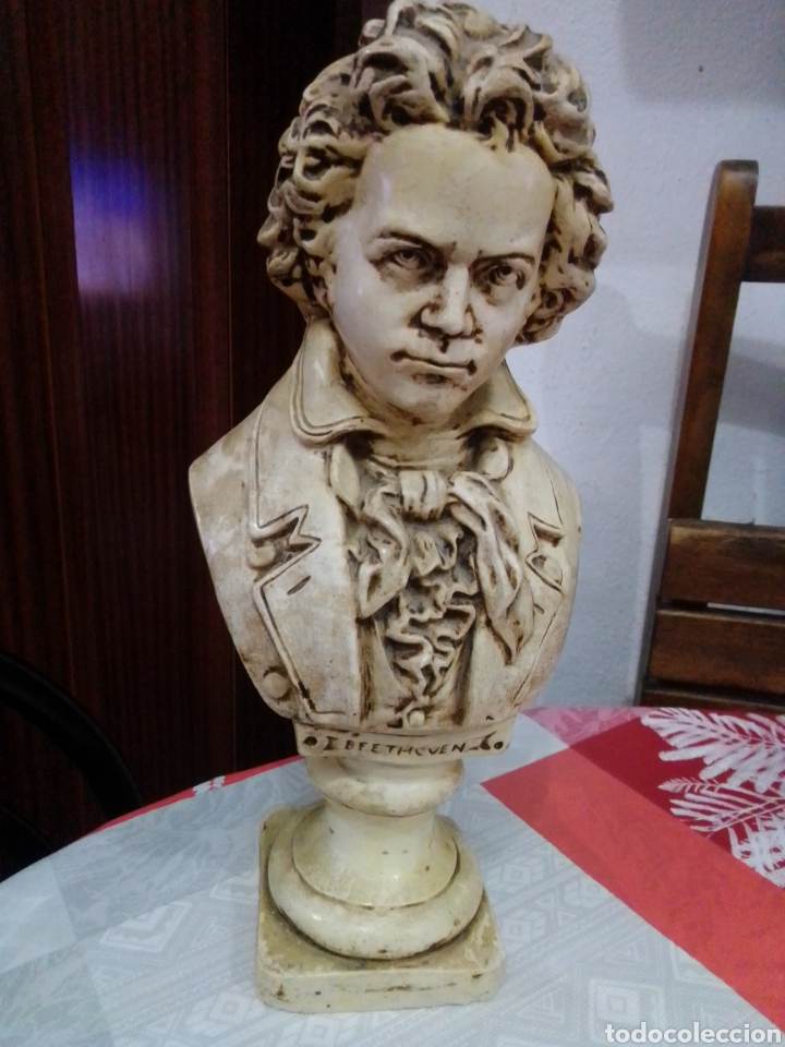 Coleccionismo: Antigua figura busto de yeso Beethoven 30 cms