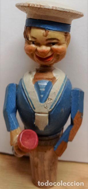 Coleccionismo: ANTIGUO TAPON, DE CORCHO CON FIGURA TALLADA EN MADERA. ROMA. TAPOM-05