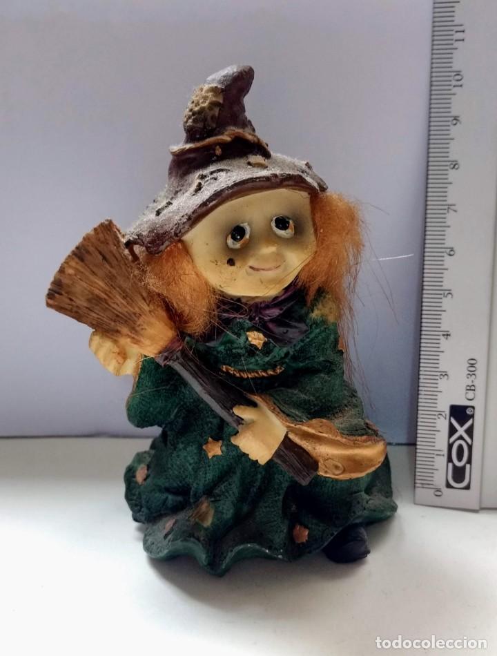 Coleccionismo: MU&Ntilde;ECA BRUJITA VINTAGE BRUJA - RESINA - CERAMICA - MEDIDA APROX. 9 CM